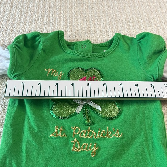 St Patrick's Day Onesie (9-12 mo.) girls, bright green white, glitter shamrock - Picture 9 of 10